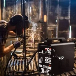 GOPLUS Poste à Souder, Soudage Electrique MIG 130 Tension 230V, Appareil De Soudage Professionnel, 30-120A Avec Masque Equipement De Soudage (Noir) 9 GOPLUS Poste à Souder, Soudage Electrique MIG 130 Tension 230V, Appareil De Soudage Professionnel, 30-120A Avec Masque Equipement De Soudage (Noir) -Soudure à l'arc Soldes 60909034 5